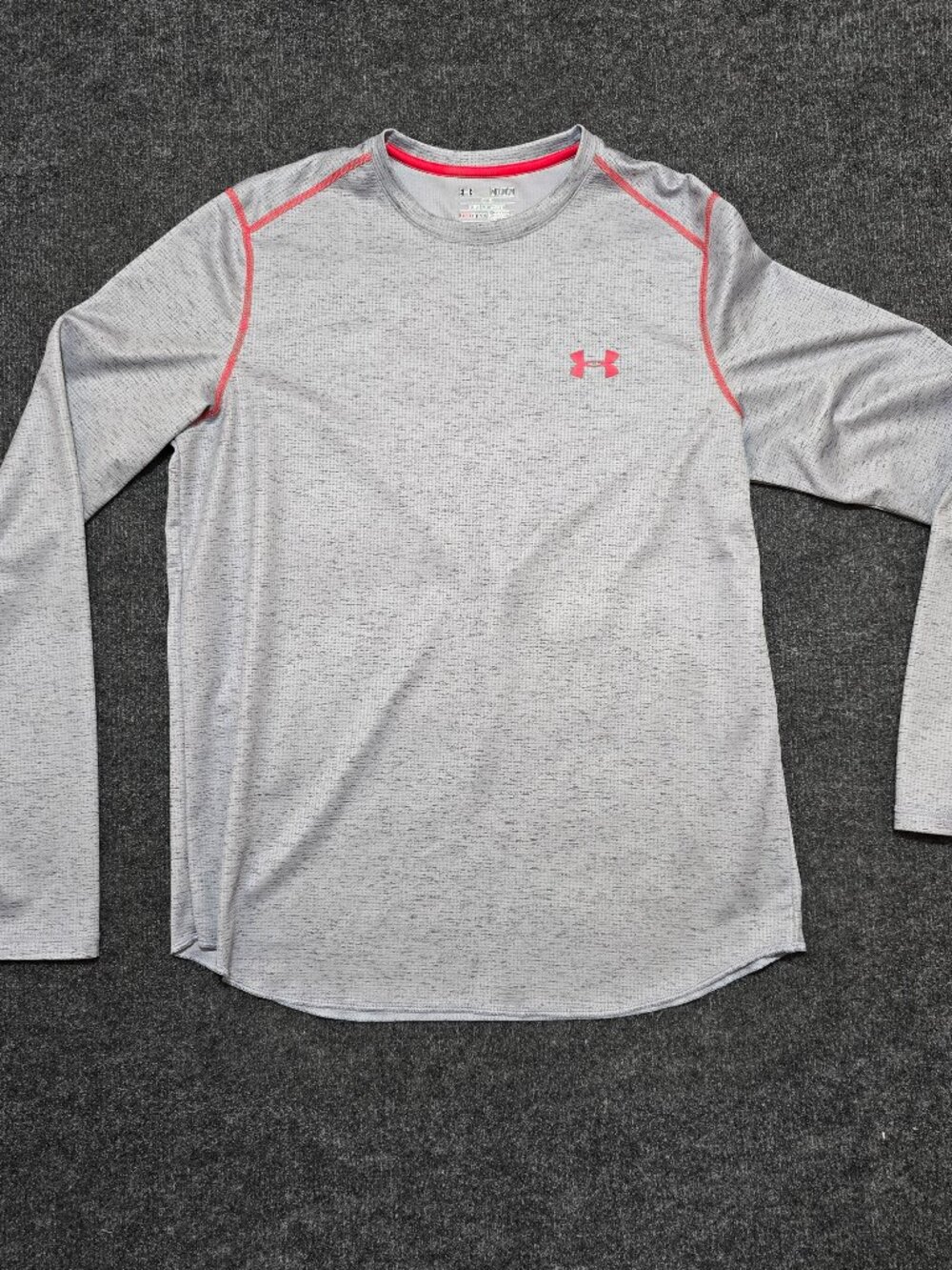 Under Armour HeatGear Shirt Men’s M Gray Red Loose Fit Performance Tee Style